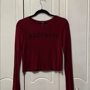 Forever 21 Cropped Graphic Tee Shirt size small